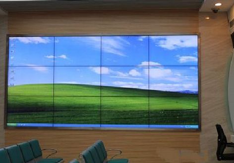 方城液晶拼接屏的另类用法。